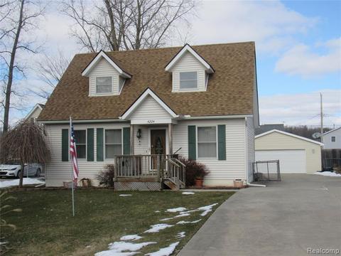 4224 Violet Ave, Saint Clair, MI 48079 photo 1