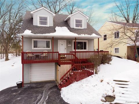 1131 Brighton Lake Rd, Brighton, MI 48116 | 1 photo - Movoto