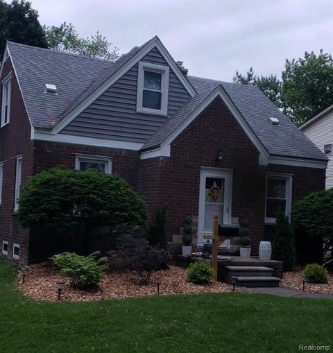 29357 Walnut St, Flat Rock, MI 48134 photo 1