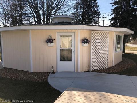 9565 River Rd, Clay, MI 48001 photo 1