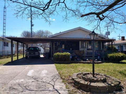1617 Raspberry Ln, Flint, MI 48507 photo 1
