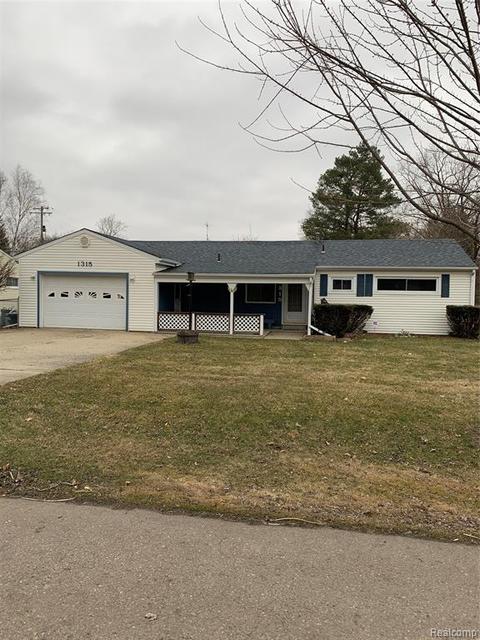 1315 Coutant St, Flushing, MI 48433 photo 1