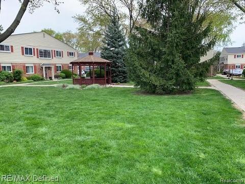 831 W Maple Rd, Clawson, MI 48017 photo 1