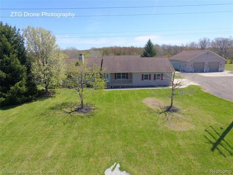 5911 Pingree Rd, Howell, MI 48843 photo 1