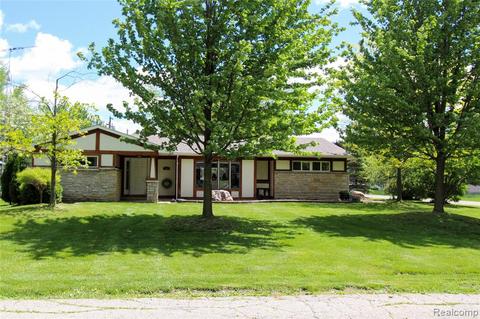 402 N Hunter St, Capac, MI 48014 photo 1