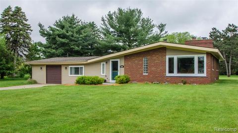 5352 Daniel Dr, Brighton, MI 48114 photo 1