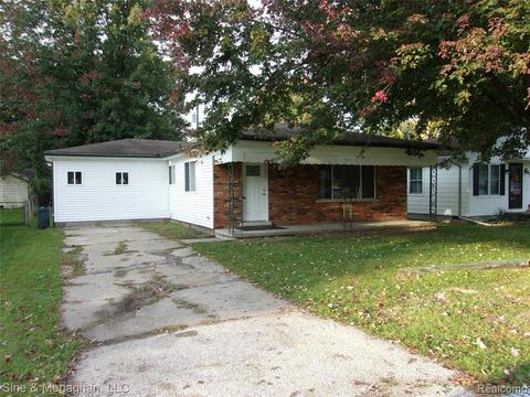 931 Columbia St, Algonac, MI 48001 photo 1