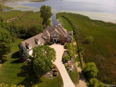 4385 Cedar Lake Rd, Howell, MI 48843 photo 1