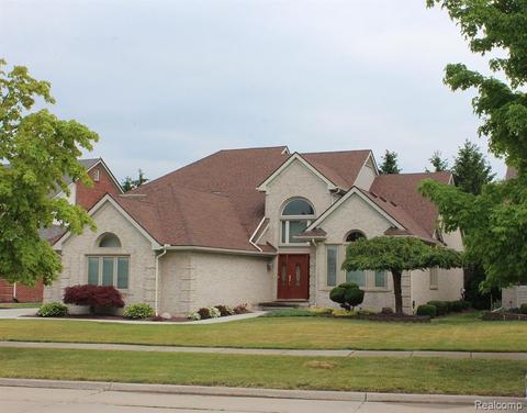 15681 Meadows Dr, Riverview, MI 48193 photo 1