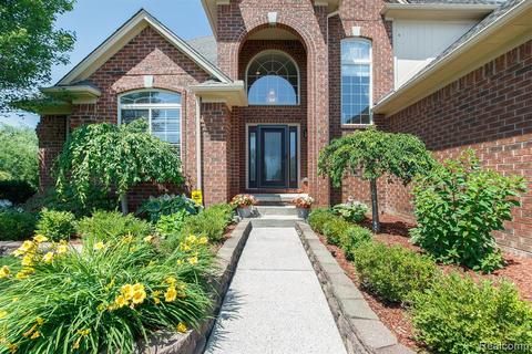 50373 Chief Dr, Macomb, MI 48044 photo 1