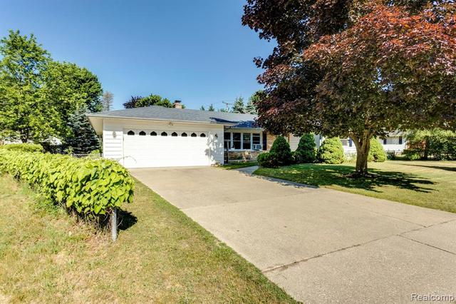 3391 Lomar Dr Fort Gratiot Mi 48059 1 Photos Mls 2200051416 Movoto