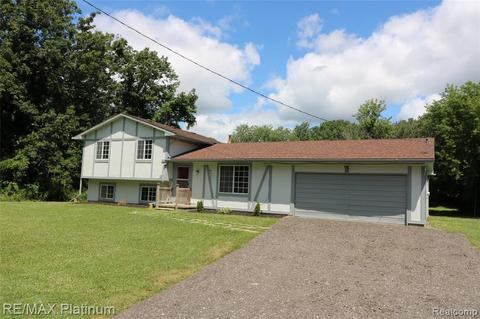 6791 Bergin Rd, Howell, MI 48843 photo 1