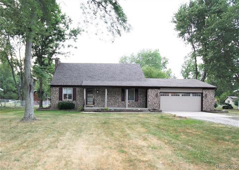 8322 W Coldwater Rd, Flushing, MI 48433 photo 1