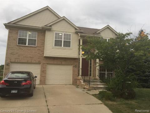 30350 Kim Ln, Romulus, MI 48174 photo 1