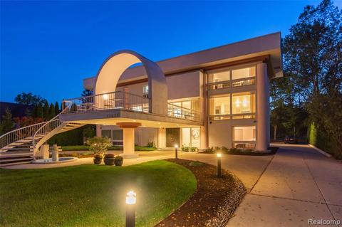 21630 E River Rd, Grosse Ile, MI 48138 photo 1