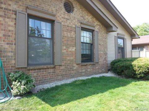 2739 Roundtree, Troy, MI 48083 photo 1