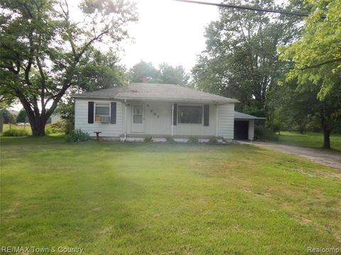 207 N Elms Rd, Flushing, MI 48433 photo 1