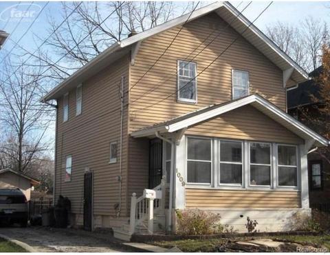 1009 Pershing St, Flint, MI 48503 photo 1