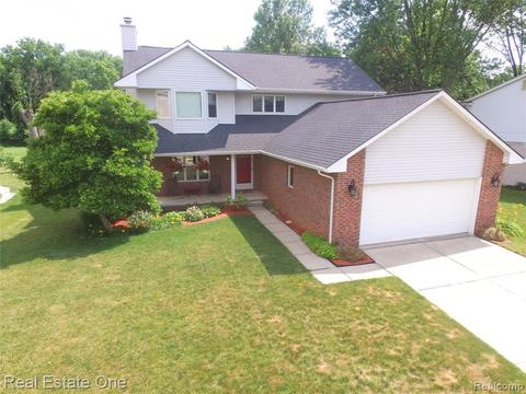37609 Hillcrest Dr, Wayne, MI 48184 photo 1
