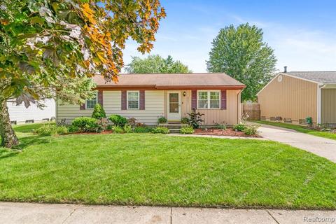 29051 Burning Tree Ln, Romulus, MI 48174 photo 1