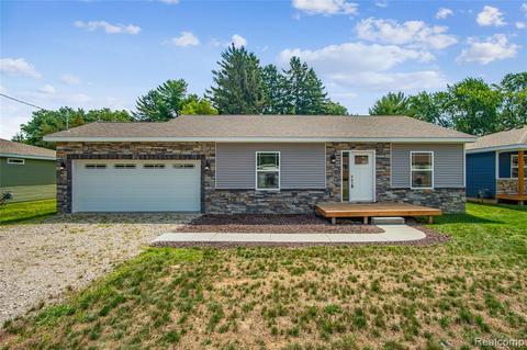 15592 Pine St, Monroe, MI 48161 photo 1
