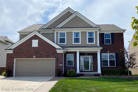 49117 Cranbrook Dr, Macomb, MI 48044 photo 1