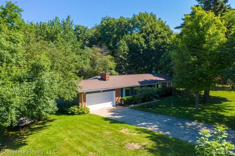 4148 Sheraton Dr, Flint, MI 48532 photo 1