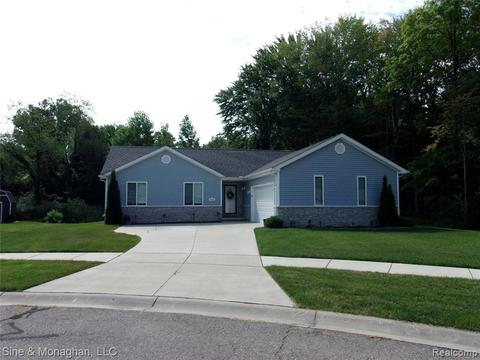 9563 Amy Rd, Clay, MI 48001 photo 1