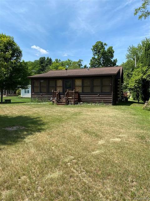 8485 Mott Dr, Jackson, MI 49201 photo 1