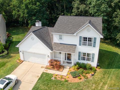 3013 Stillriver Dr, Howell, MI 48843 photo 1