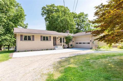 22009 Thorofare Rd, Grosse Ile, MI 48138 photo 1