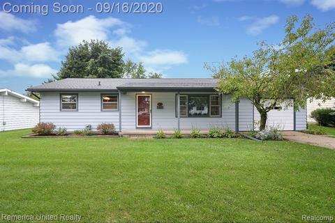1020 Braeview Dr, Howell, MI 48843 photo 1