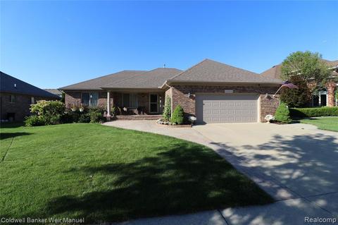 22615 Fieldcrest Dr, Macomb, MI 48044 photo 1