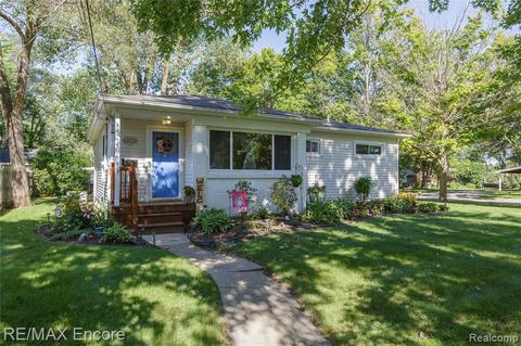 315 Labian Dr, Flushing, MI 48433 photo 1