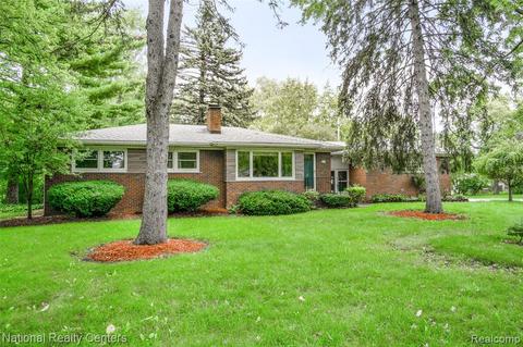 5700 Wright Dr, Troy, MI 48098 photo 1