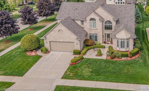 21261 Whitman Dr, Macomb, MI 48044 photo 1