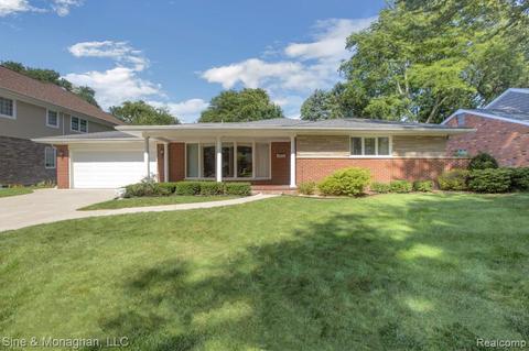 666 Pear Tree Ln, Grosse Pointe, MI 48236 photo 1