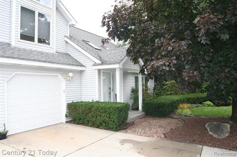2818 Apache Trl, Wixom, MI 48393 photo 1