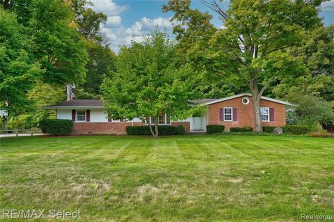 6169 Mapleridge Dr, Flint, MI 48532 photo 1