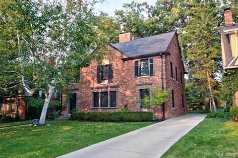 686 Washington Rd, Grosse Pointe, MI 48230 photo 1