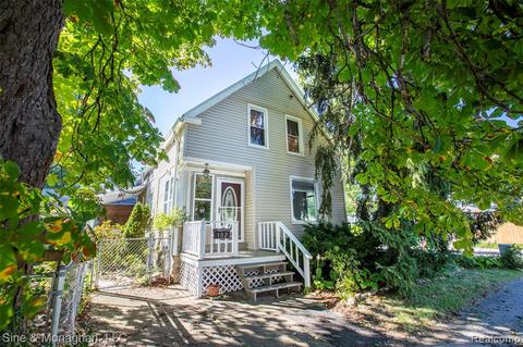 102 S 10th St, St. Clair, MI 48079 photo 1