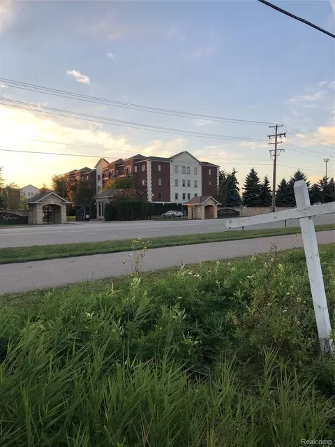 1240 N Irish Rd, Davison, MI 48423