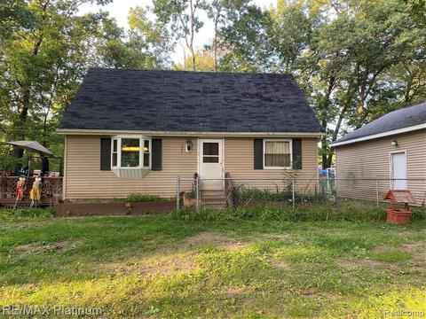15225 Outer Dr, Linden, MI 48451 photo 1