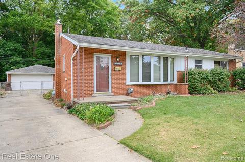 37063 Thinbark St, Wayne, MI 48184 photo 1