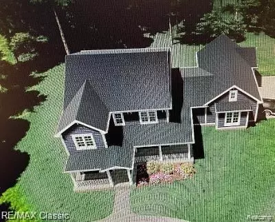 2046 Pine Arbor Trl, Milford, MI 48381