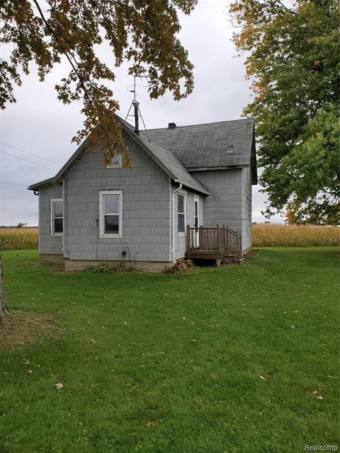 1944 Leslie Rd, Decker, MI 48426 photo 1