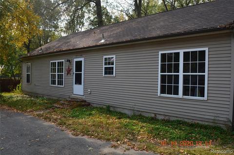21128 Springhill St, Romulus, MI 48174 photo 1