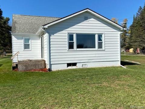 6330 Lake 4 Rd, Gladwin, MI 48624 photo 1