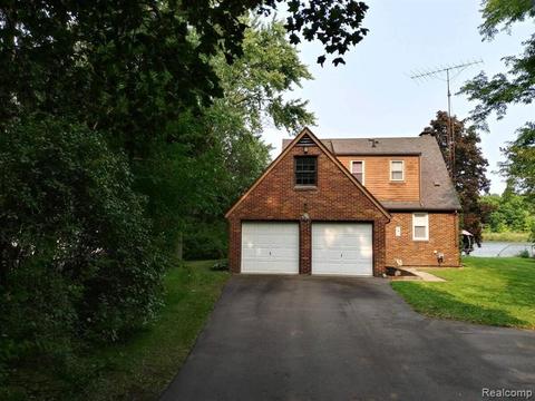 4075 Mitchell Dr, Flint, MI 48506 photo 1