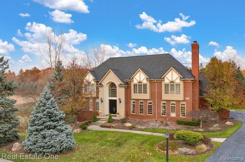 4727 Goodison Place Dr Rochester Mi 48306 54 Photos Mls 2200091597 Movoto